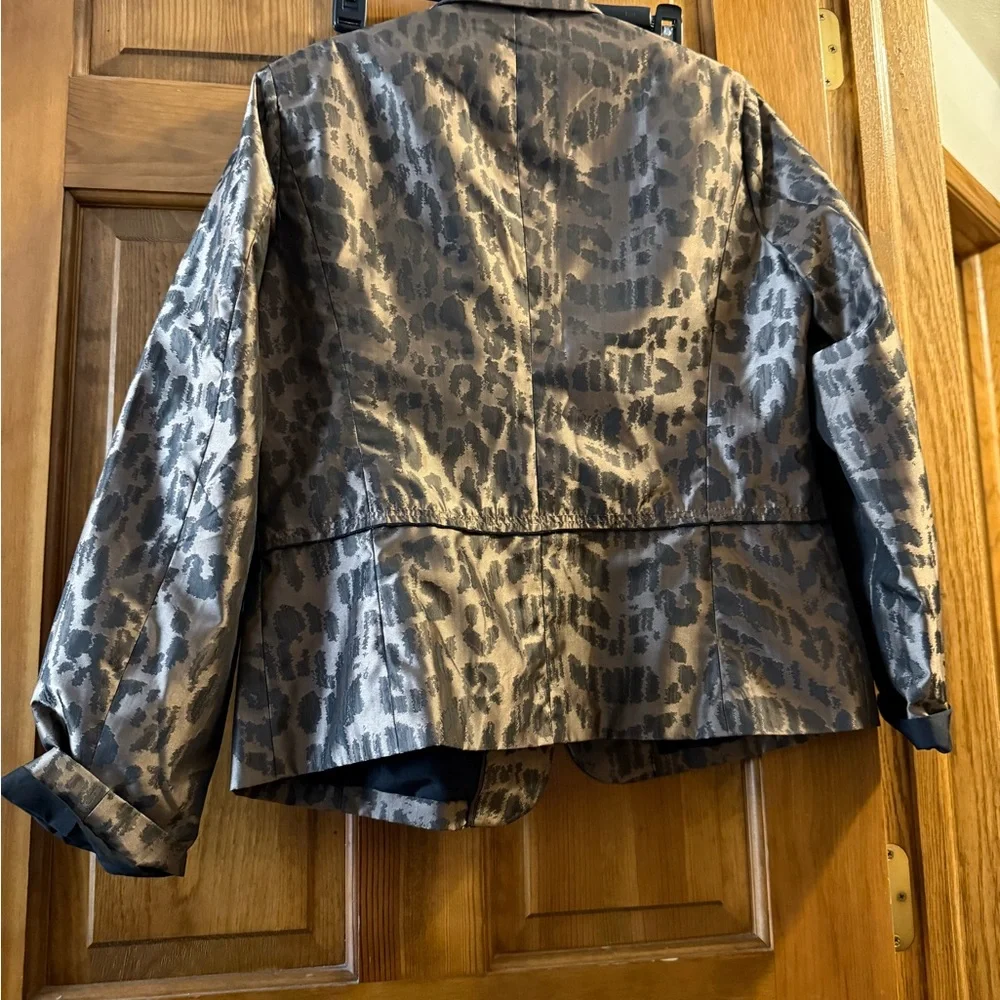 Chico’s NWT size 1 (8) Stylish Women's Animal Print Jacket - Picture 5 of 5